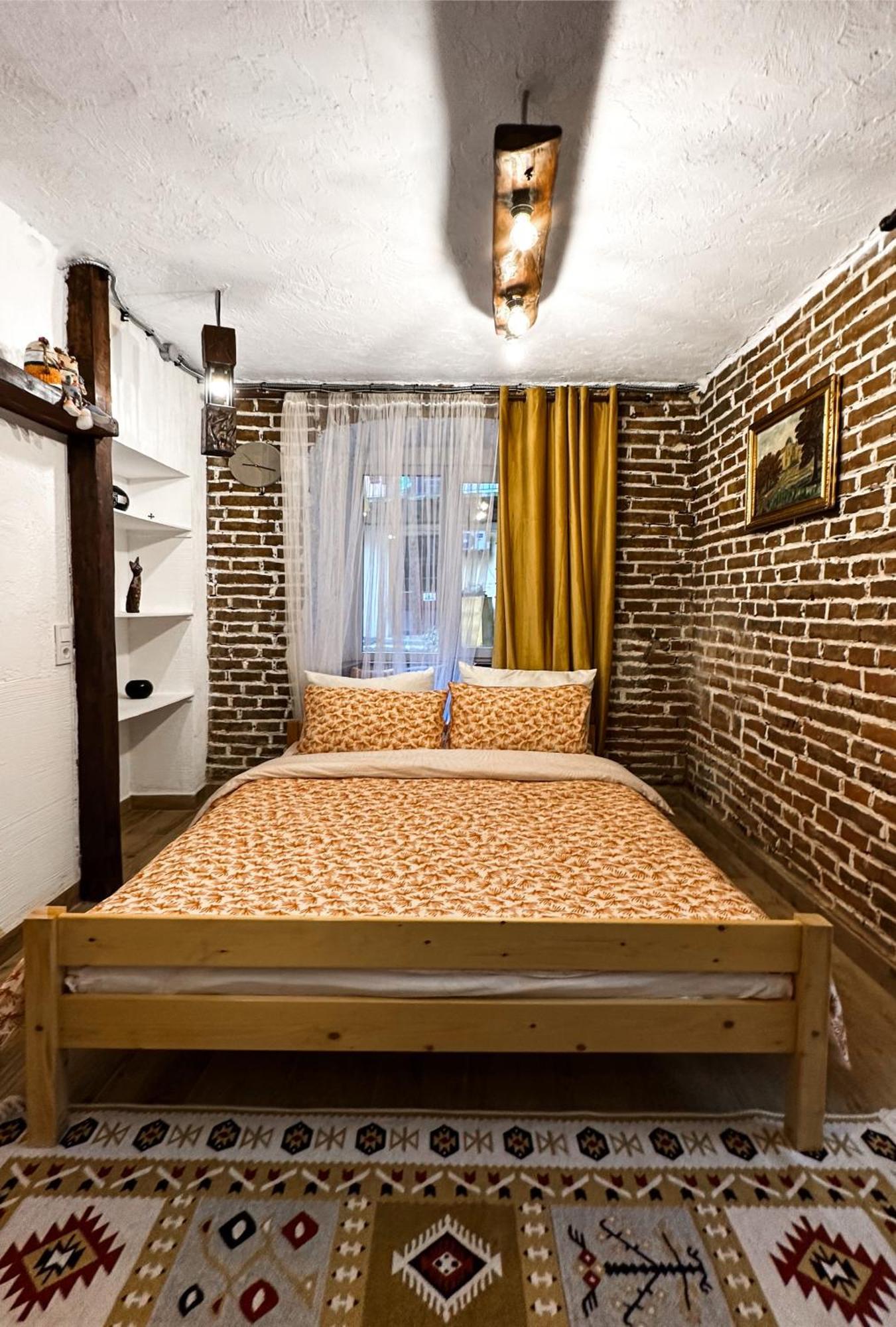 Cozy Apartments In The City Centre Lviv Exterior photo