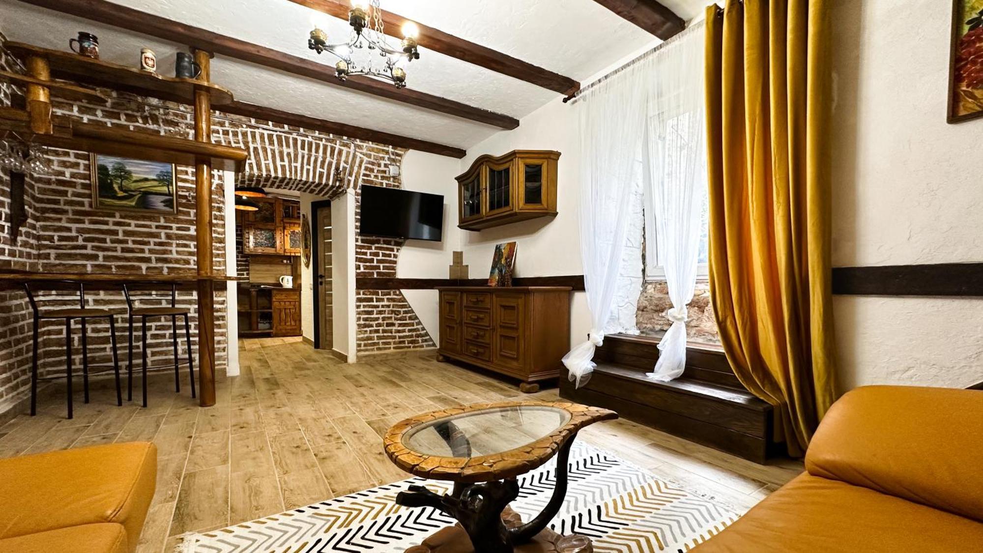 Cozy Apartments In The City Centre Lviv Exterior photo